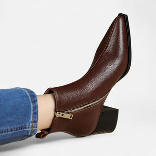 Maison Marlowe | Chelsea Boots with Pointed Toe and Square Block Heel